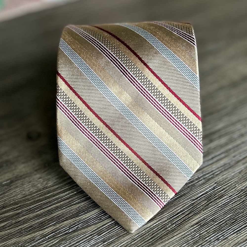 Seigo Katsuragawa VTG 100% Silk Gold & Red Collectible Men's Tie!